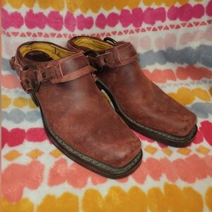 FRYE Harness 7 M Brown Leather Women's Belted Square Toe Bootie Mule Clog USA